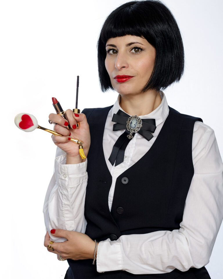 Ritratto fotografico femminile brand realizzato a Piacenza da Daniela Ongaro