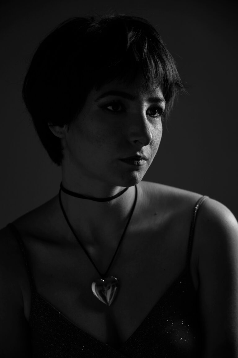 Ritratto fotografico femminile realizzato a Piacenza da Daniela Ongaro